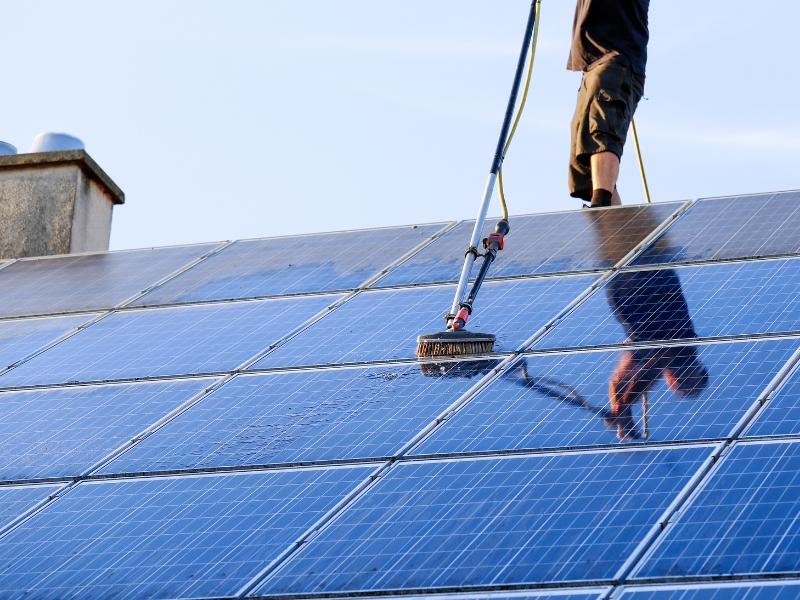 Solar Panel Cleaning Box